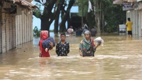 ফেনীতে বন্যায় ১৭ জনের প্রাণহানি