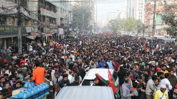 আগরতলা অভিমুখে বিএনপির তিন সংগঠনের লংমার্চ শুরু, নেতাকর্মীদের ঢল