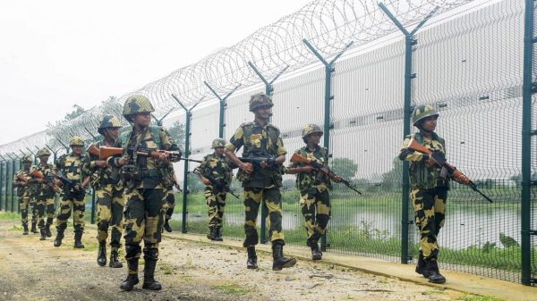 সংখ্যালঘুদের দলে দলে ভারত পালানোর তথ্য সঠিক নয় : দ্য হিন্দুর প্রতিবেদন