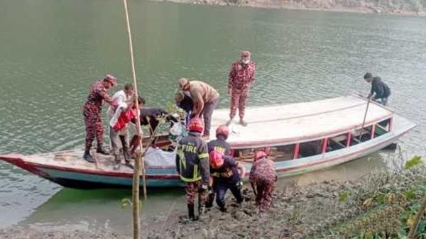 কর্ণফুলী নদীতে ভেসে উঠল দুই মরদেহ