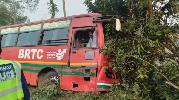 রাজশাহীতে বাসের ধাক্কায় প্রাণ হারালেন গৃহবধূ