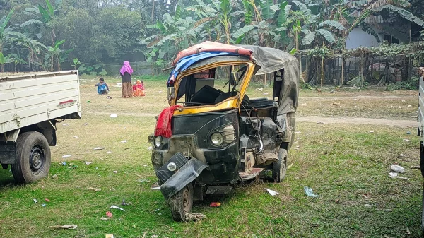 রংপুরে বাসের ধাক্কায় মাহিন্দ্রাচালকসহ নিহত ৩